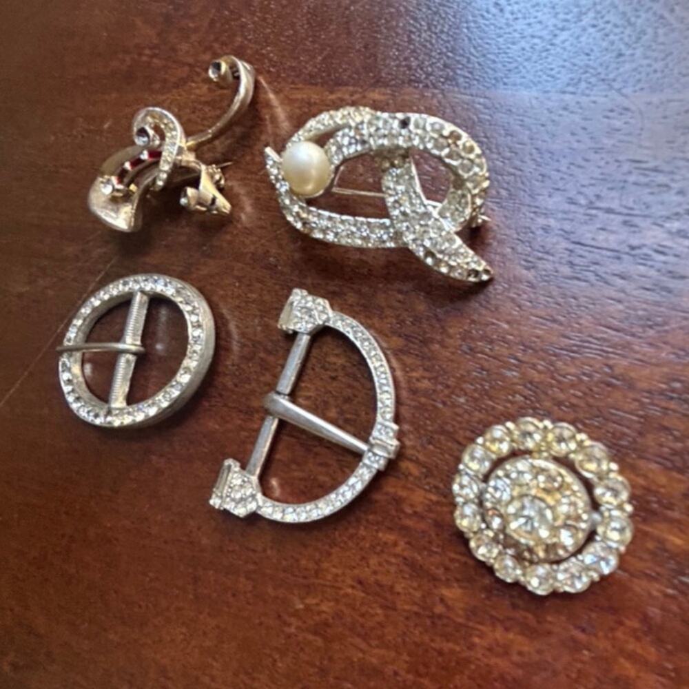 Vintage Rhinestone Brooch & Buckle Lot – 5 Pieces, Mixed Styles, 77g - Picture 3 of 4